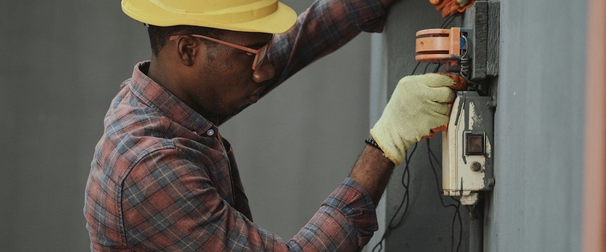 Valve maintenance and installation